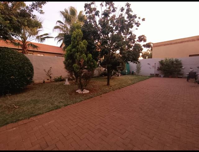 3 BEDROOM HOUSE FOR SALE IN SAFARI GARDENS